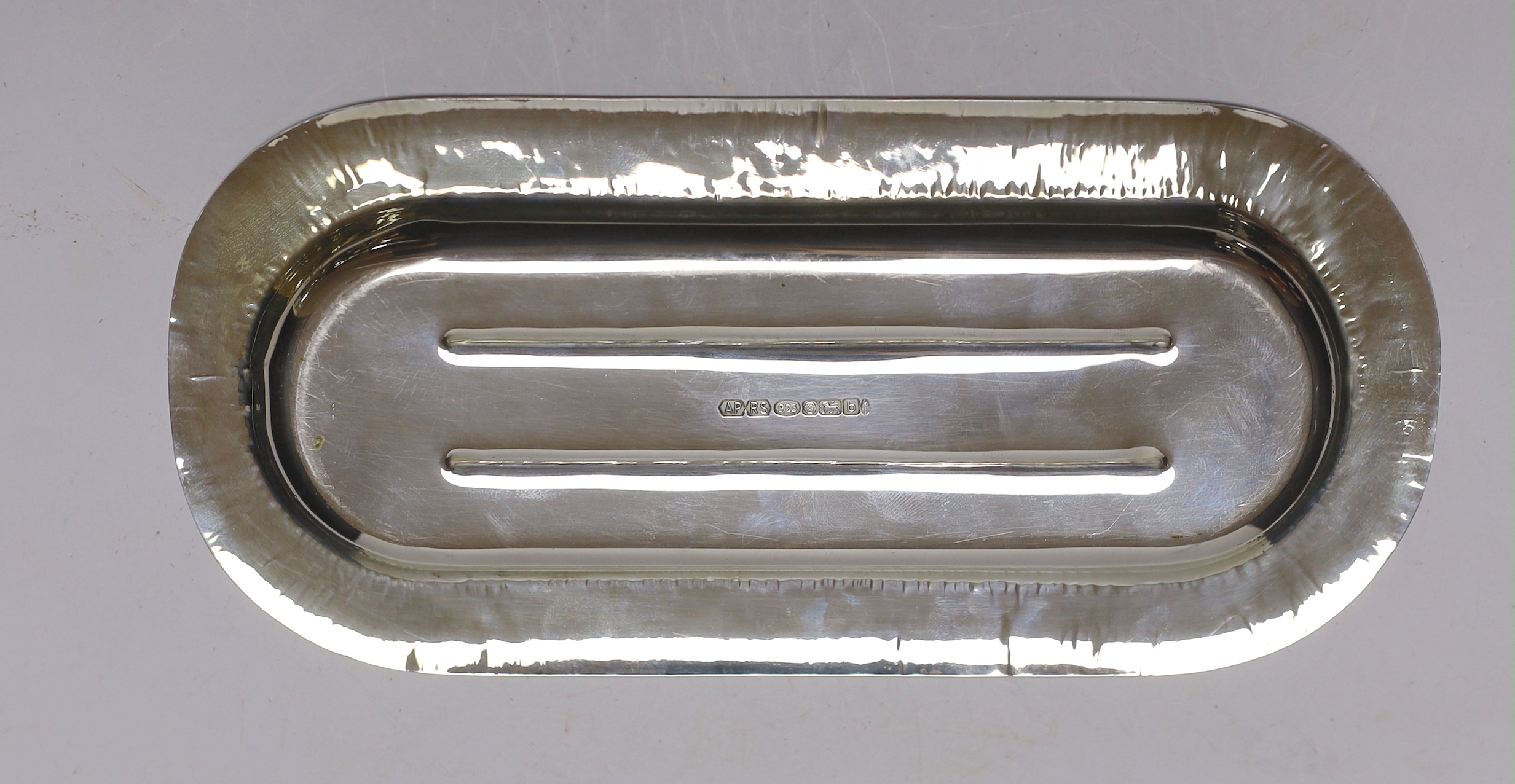 An Elizabeth II part textured silver oval pen tray, by Pruden & Smith, Sheffield, 2001, 21.2cm, 5.4oz.